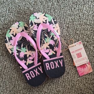 Roxy Black and Pink Floral Sandals